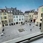 Wonderhost, Les De La Place Margot 아파트호텔 포