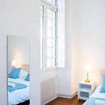 Wonderhost, Les De La Place Margot