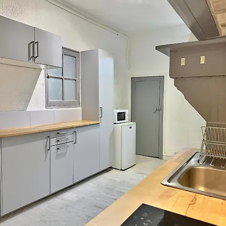 Wonderhost, Les De La Place Margot