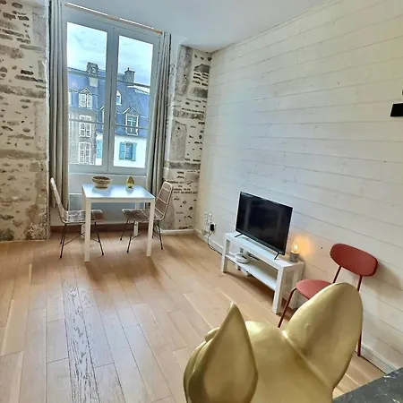 Wonderhost, Les De La Place Margot Lejlighedshotel 3*