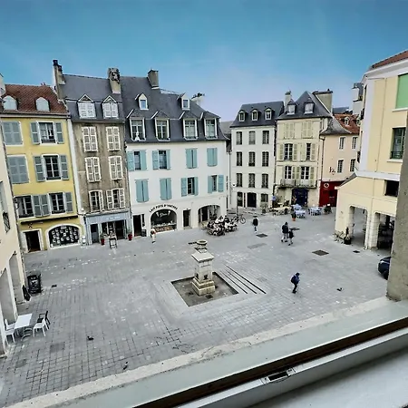 Wonderhost, Les De La Place Margot Aparthotel Pau