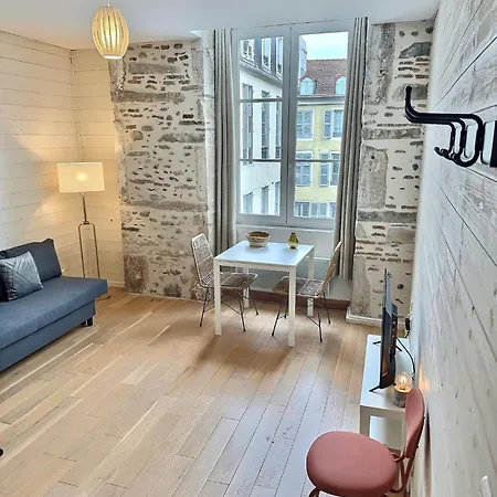Lejlighedshotel Wonderhost, Les De La Place Margot 3*