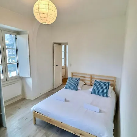 Lejlighedshotel Wonderhost, Les De La Place Margot Pau