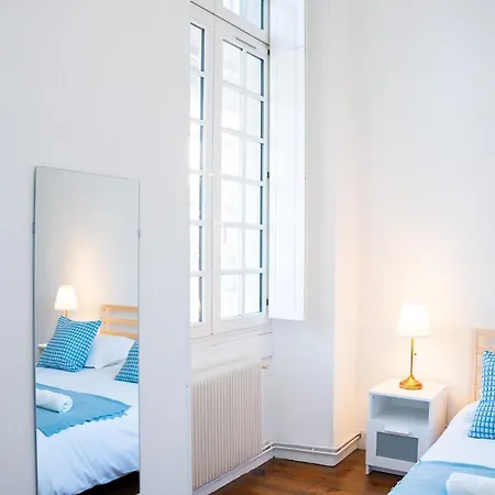 Wonderhost, Les De La Place Margot