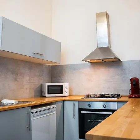 Aparthotel Wonderhost, Les De La Place Margot Pau