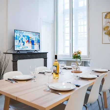 Lejlighedshotel Wonderhost, Les De La Place Margot 3*
