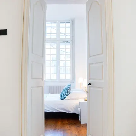 Wonderhost, Les De La Place Margot