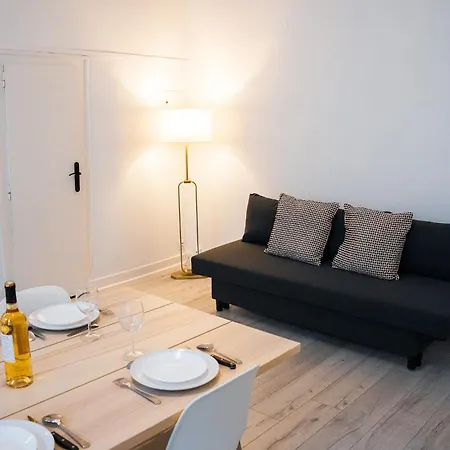 Wonderhost, Les De La Place Margot Aparthotel