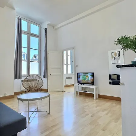Lejlighedshotel Wonderhost, Les De La Place Margot 3*