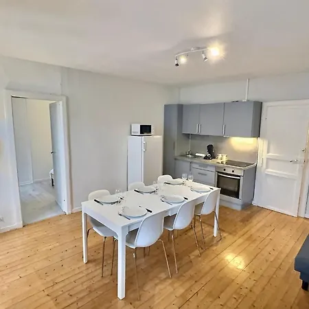 Lejlighedshotel Wonderhost, Les De La Place Margot 3*