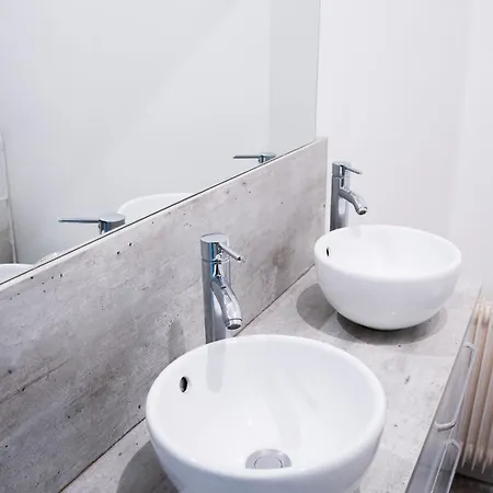 Lejlighedshotel Wonderhost, Les De La Place Margot 3*