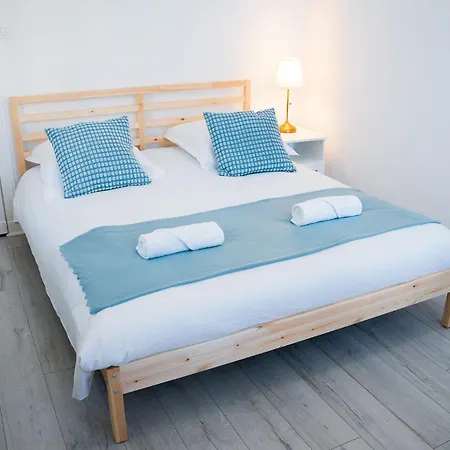 Wonderhost, Les De La Place Margot