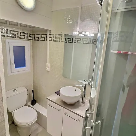 Lejlighedshotel Wonderhost, Les De La Place Margot 3*