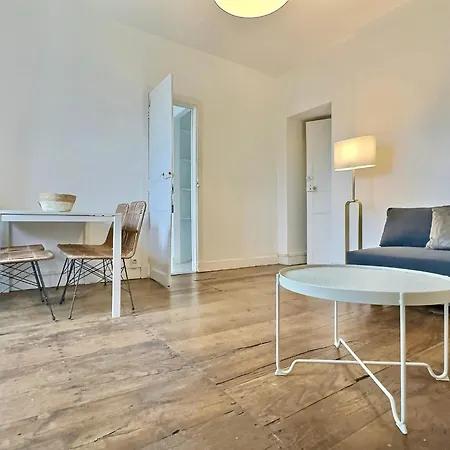 Wonderhost, Les De La Place Margot Lejlighedshotel