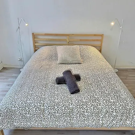 Wonderhost, Les De La Place Margot Aparthotel