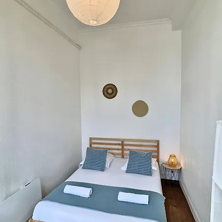 Wonderhost, Les De La Place Margot Hotel apartamentowy