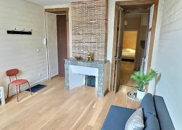 Aparthotel Wonderhost, Les De La Place Margot Pau