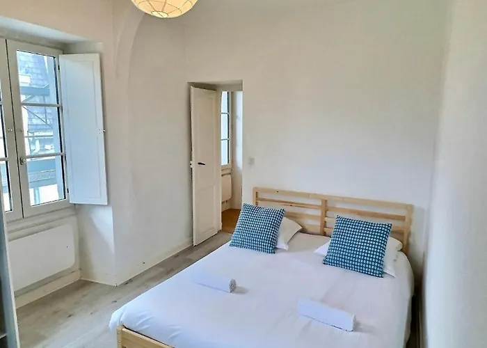 Aparthotel Wonderhost, Les De La Place Margot Pau