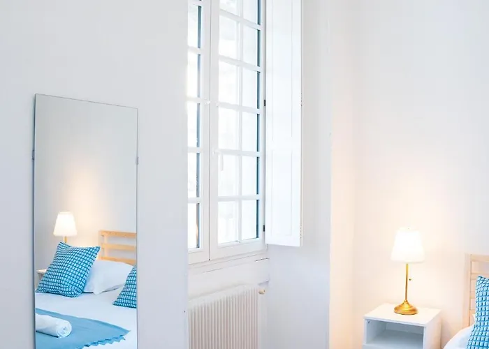 Wonderhost, Les De La Place Margot