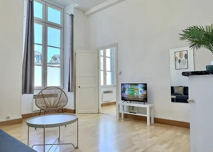 Aparthotel Wonderhost, Les De La Place Margot 3*